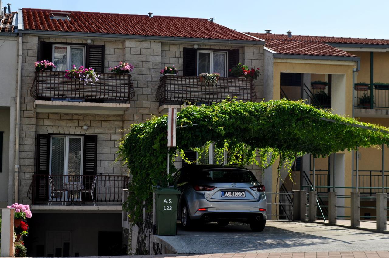 מאקרסקה Apartments Ljubica מראה חיצוני תמונה